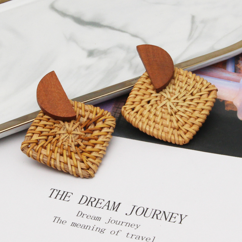 Retro Temperament Creative Exaggerated Hand-woven Rattan Earrings