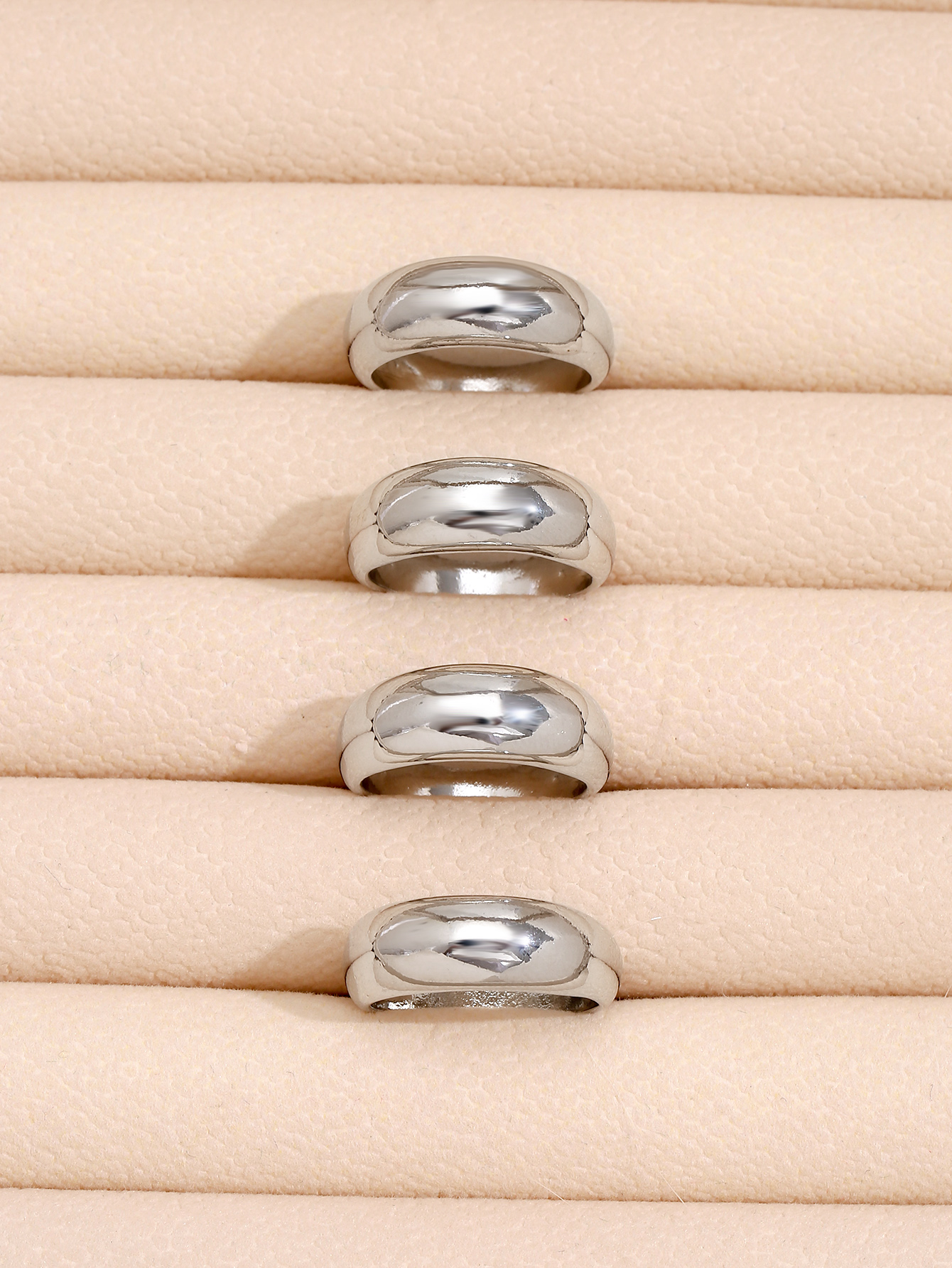 Simple And Fashionable Solid Color Metal Irregular Ring