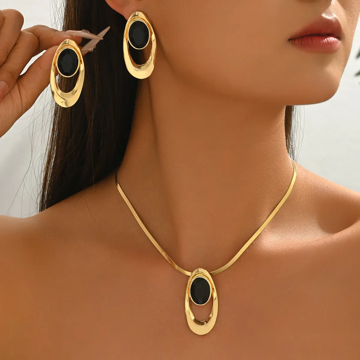 European American Jewelry, Niche Smooth Surface Design