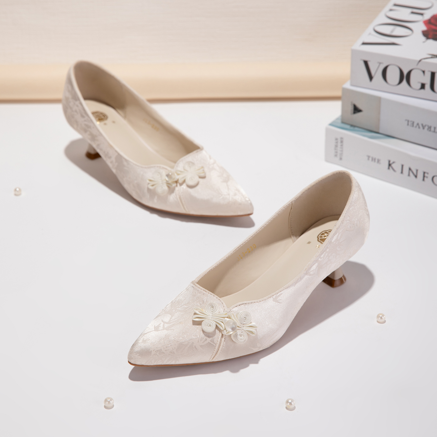 White Black Jacquard Pointed Toe Kitten Heel Pumps, Elegant Floral Accent Women's Dress Shoes  Ivory Black Wedding & Party Pumps