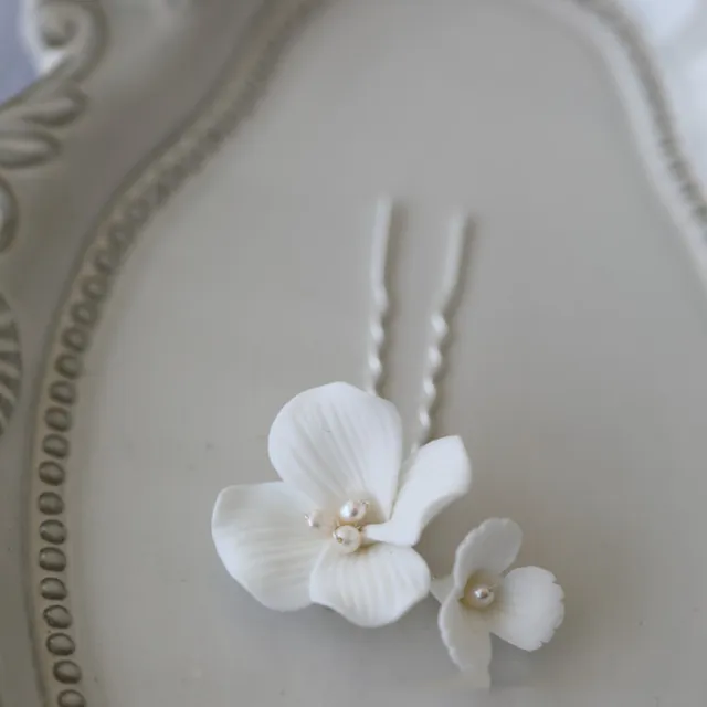 White Ceramic Flower Hair Fork Simple Big Flower Double Spend - Shop at LoveMi