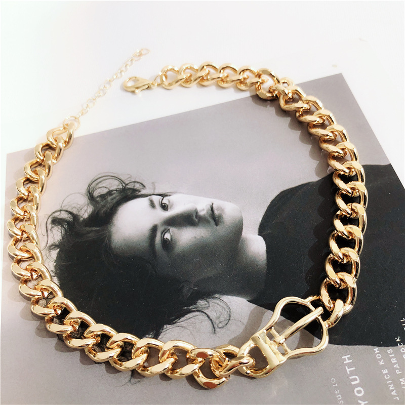 Women's Metal Net Red Retro Collar Neck Jewelry
