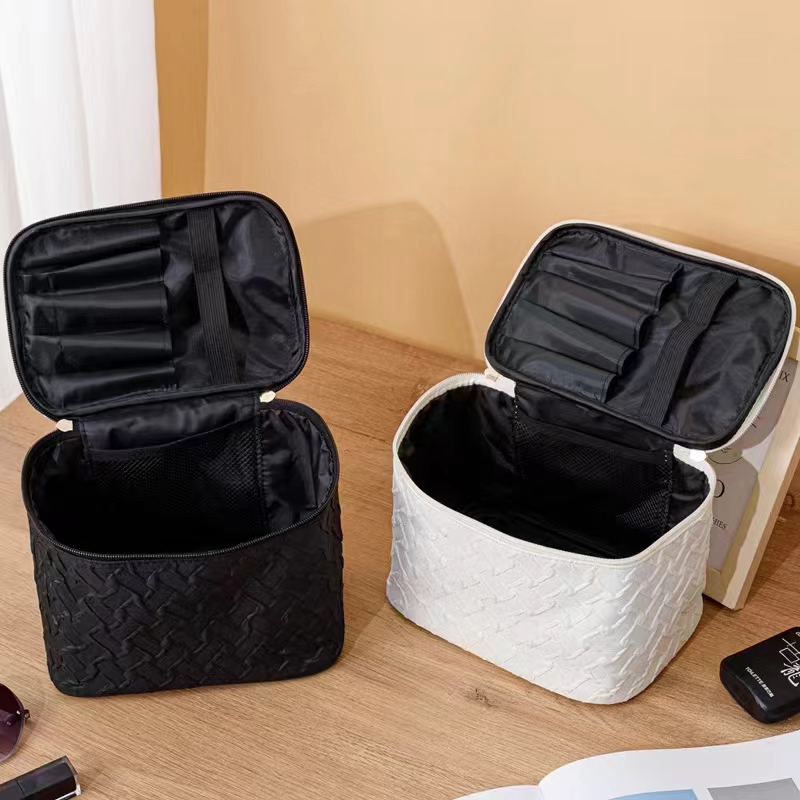 Umizolco Premium Travel Makeup Bag.