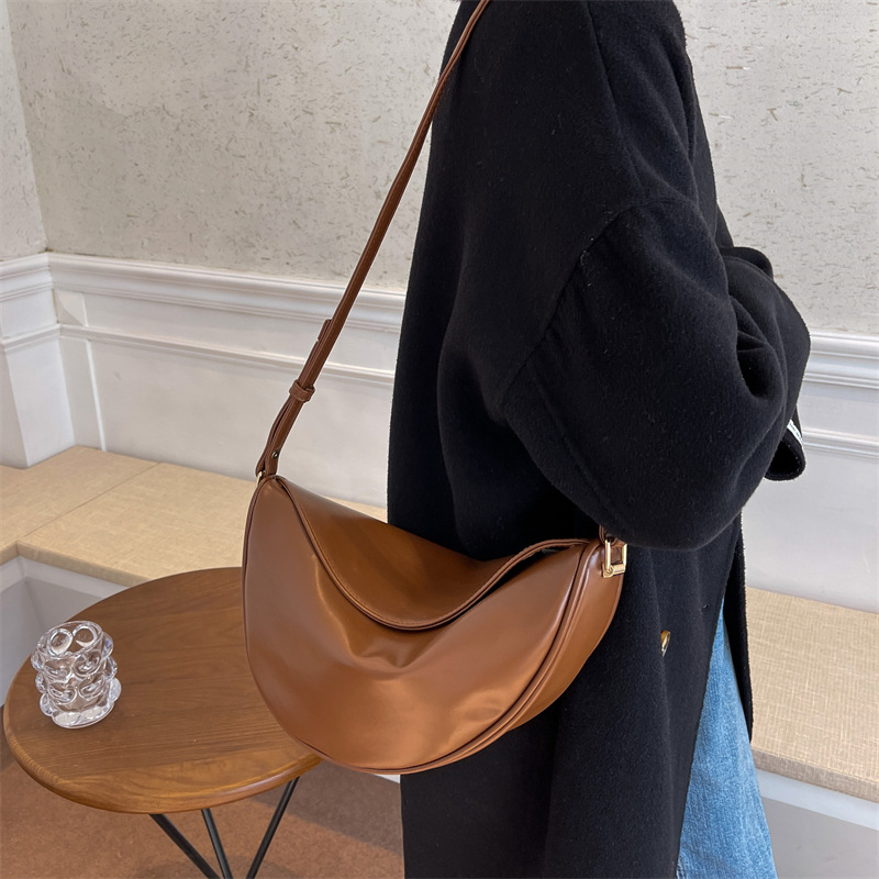 Niche Underarm Soft Skin Crescent Single Shoulder Crossbody Bag