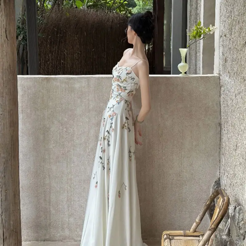 Women's High-grade White Suspender Floral Dress