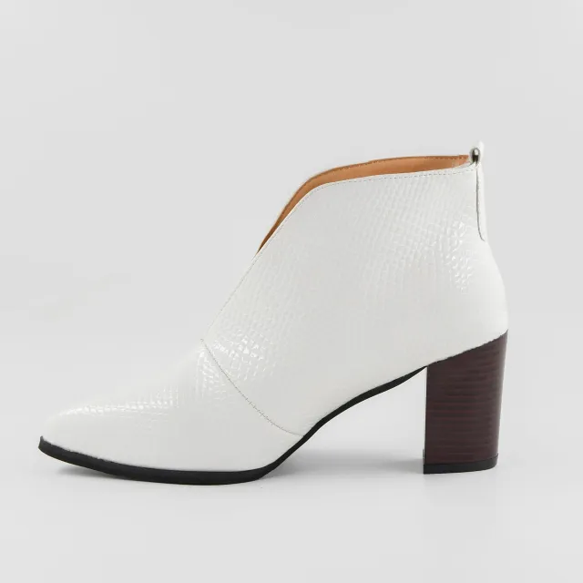 Retro Square Toe Casual Large Size Single Shoe Mid Heel White - Shop at LoveMi