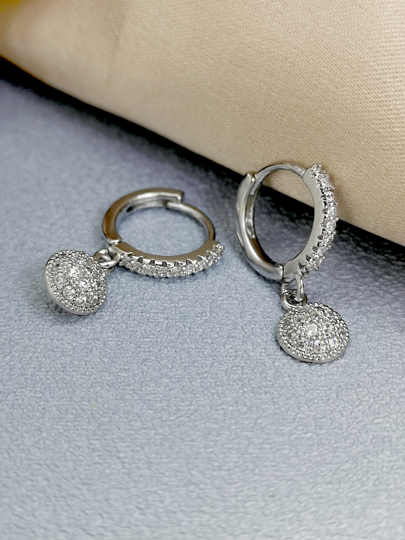 Fashionable Simple Metal Temperament Earrings