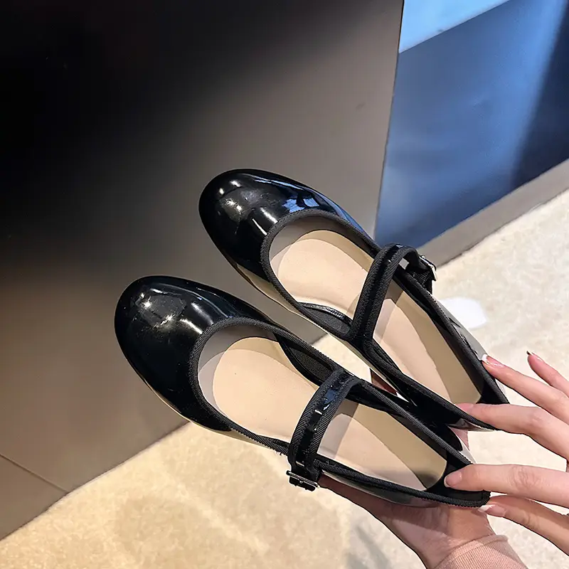 Women's Minimalist Casual Flat Shoes With One Line Buckle