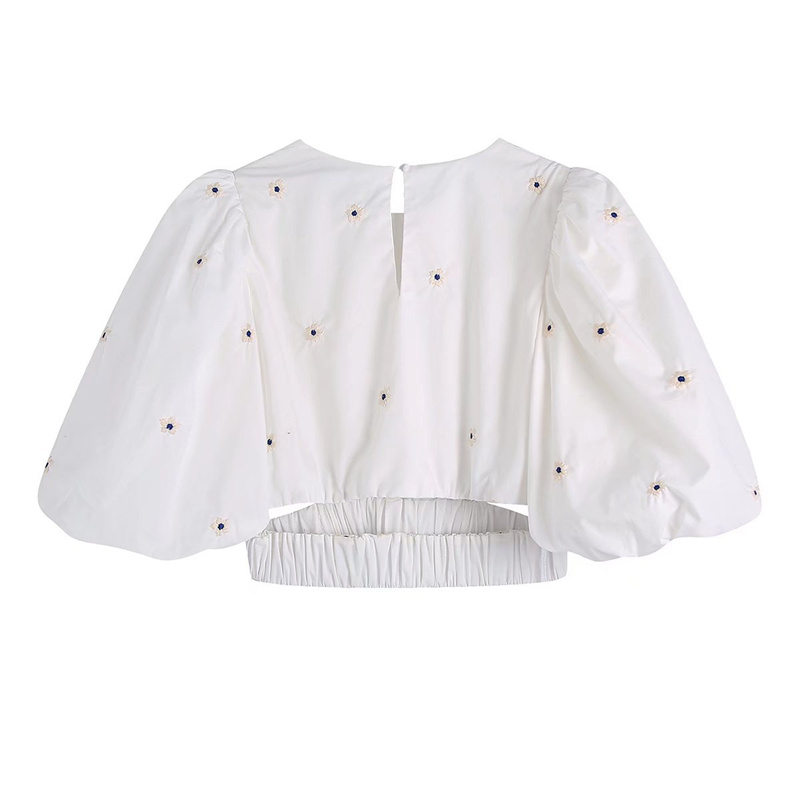 Women's Round Neck Short Sleeve Flower Embroidered Top