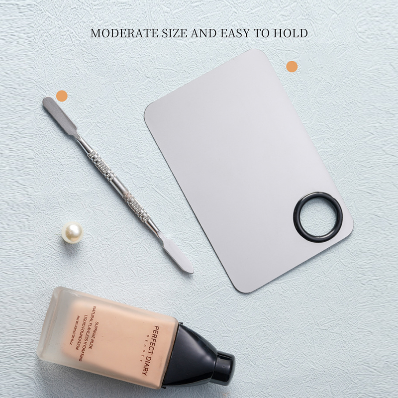 Stainless Steel Makeup Palette with Spatula, product details: Extremely rich simple sense, convenient toning, suitable for professionals and non-professionals. Stainless steel color handle: strong and smooth, distinctive modelling. Suitable for all kinds 