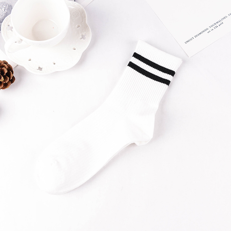 College Style Ins Trendy And Fashionable Mid Tube Socks