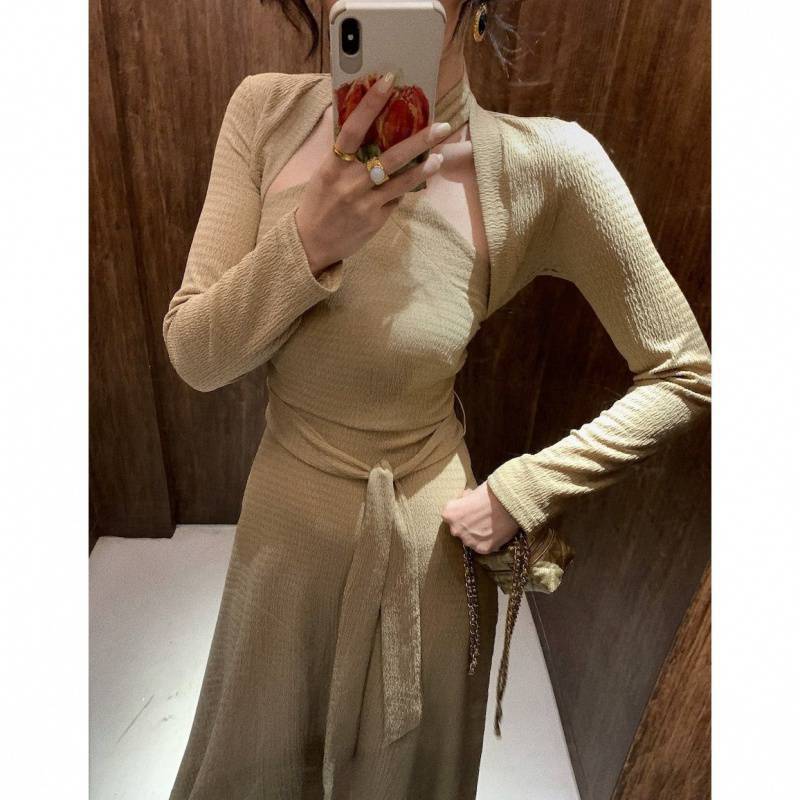 Knitted Two-piece Dress With Sexy Elder Sister Temperament In Early Autumn