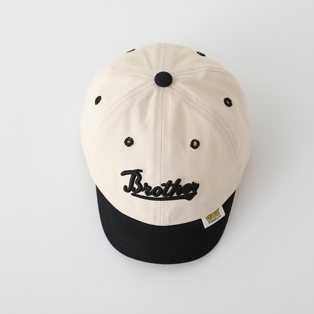 Children's Multi-color, Multi-letter, Three-dimensional Embroidered Adjustable Simple And Trendy Short-brimmed Baseball Cap Suitable For Playing, Entertaining And Sports Activities.