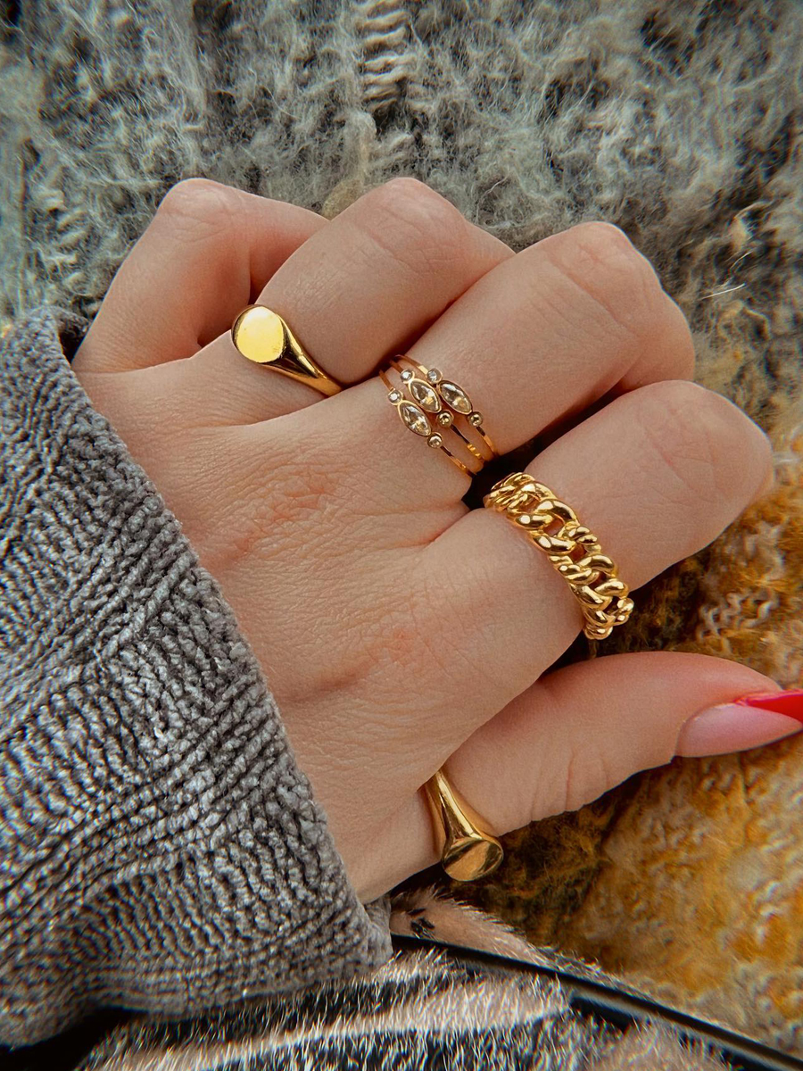 Нежное кольцо с пресноводным жемчугом карамельного циркона