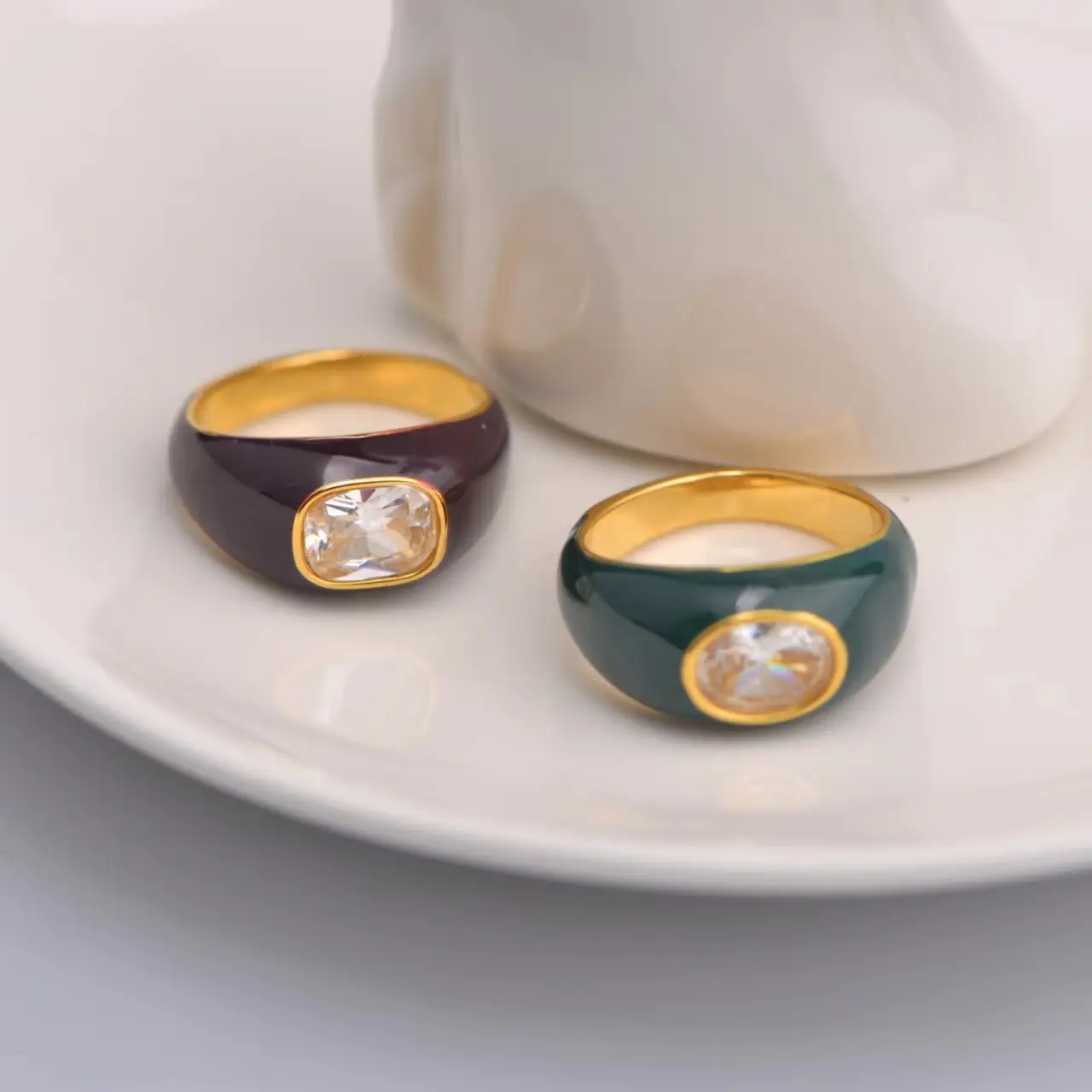 Green Round Diamond Coffee Colored Square Ring