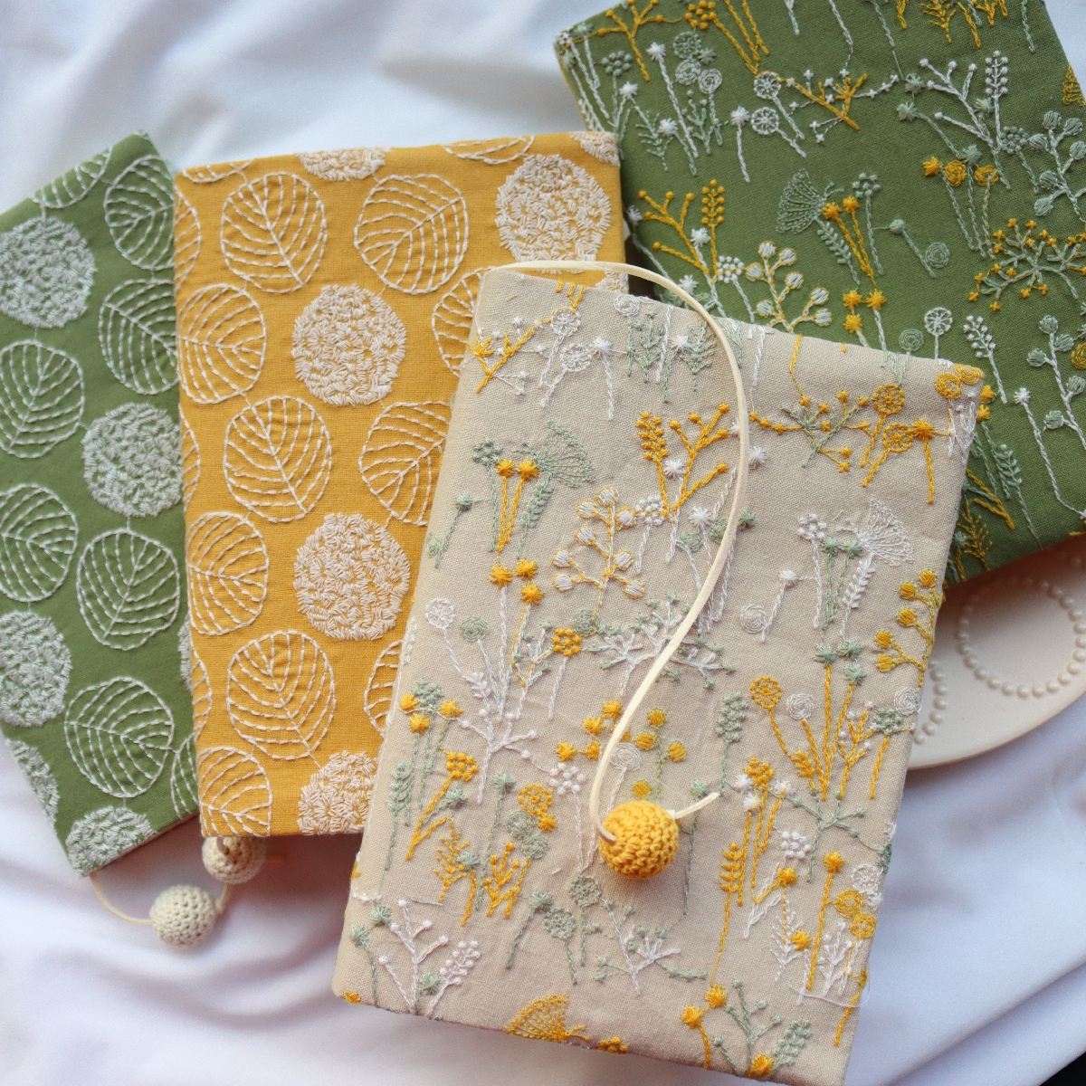 Embroidered Hand Account Book Jacket A5A6 Hand — image 1