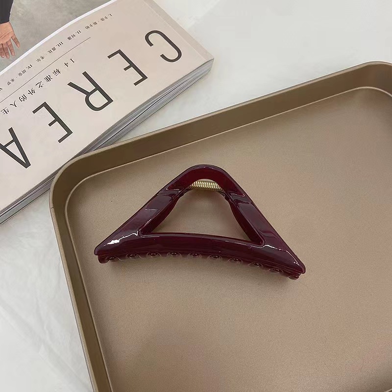 Fashionable Hollow Plate With Shark Clip