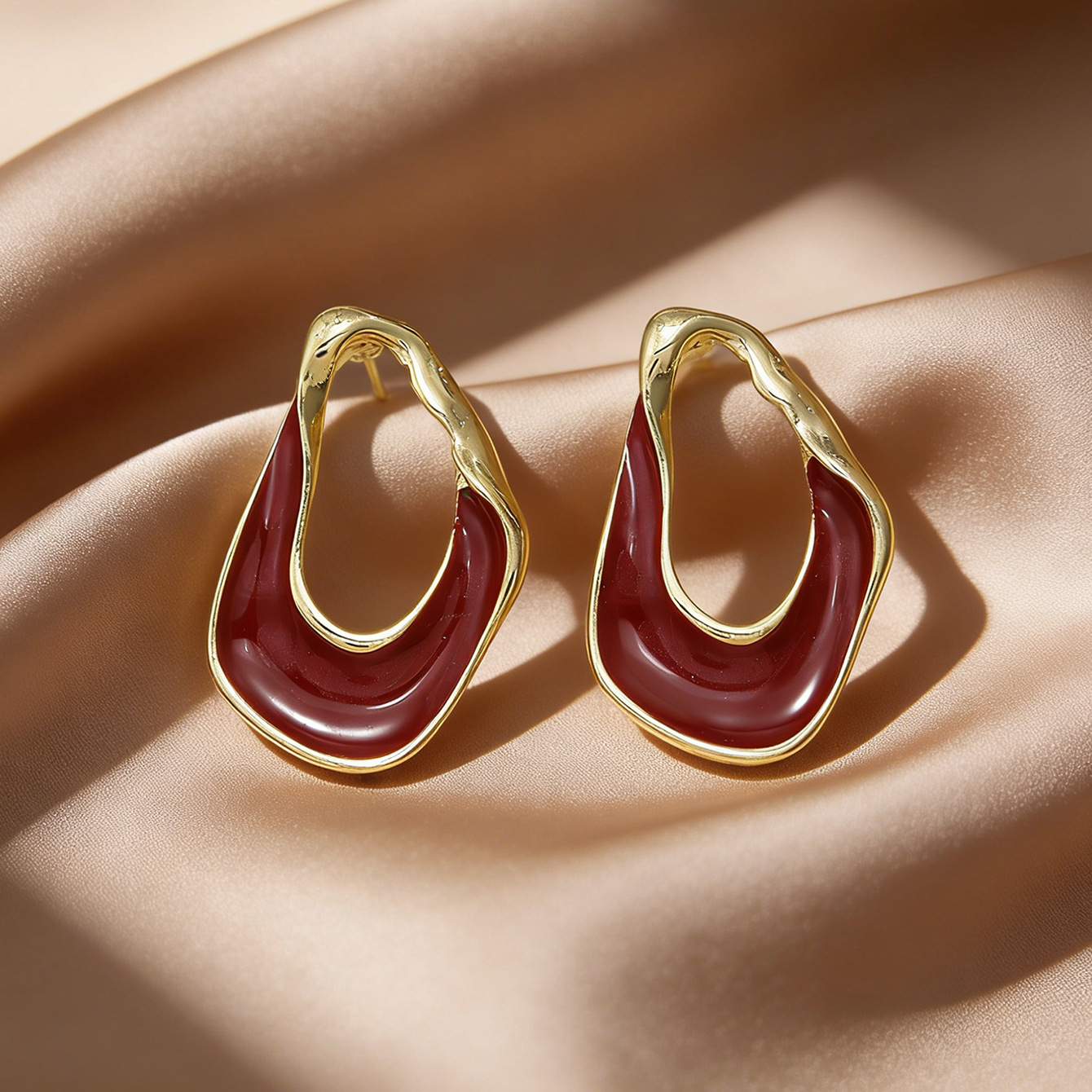 French Vintage Enamel Twisted Oval Earrings With Premium Atmosphere, Light Luxury Minimalist Cold Tone Stud Earrings For Women