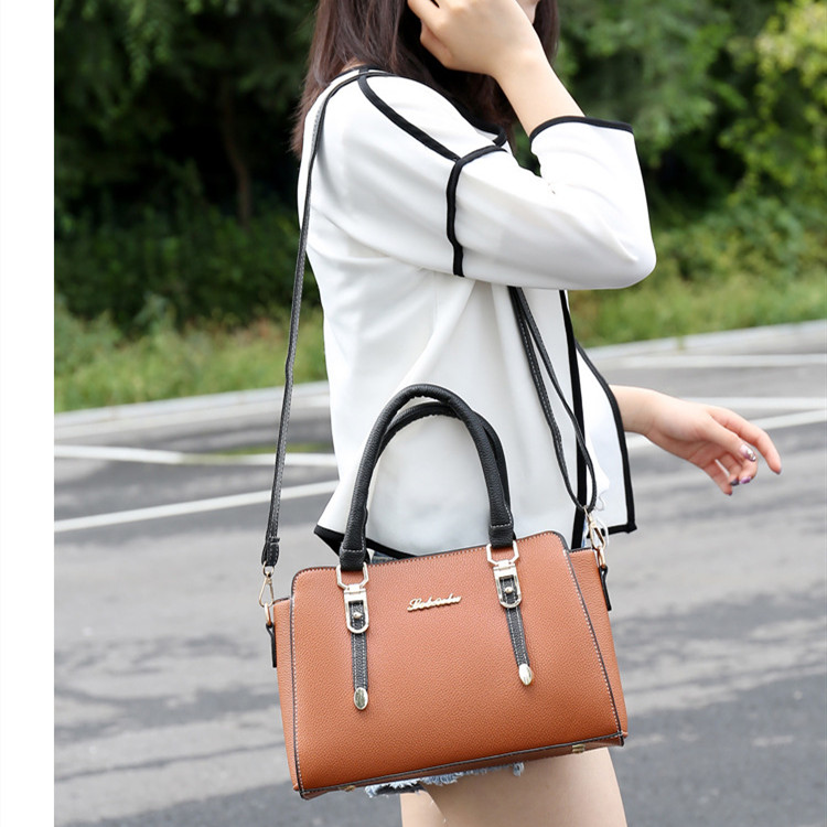 Fashionable Simple And Versatile Picture-and-mother Three-piece Single-shoulder Messenger Bag