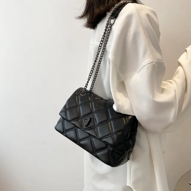 Western Style Large capacity Embroidery Thread One shoulder Messenger Bag Black - Shop at LoveMi