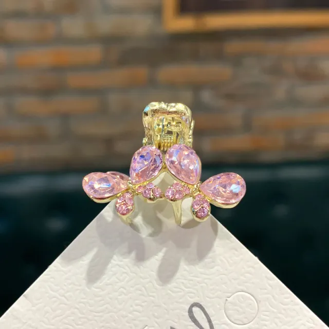 The New Diamond studded Butterfly Hairpin Fashion Niche Design Sense Pink - Shop at LoveMi