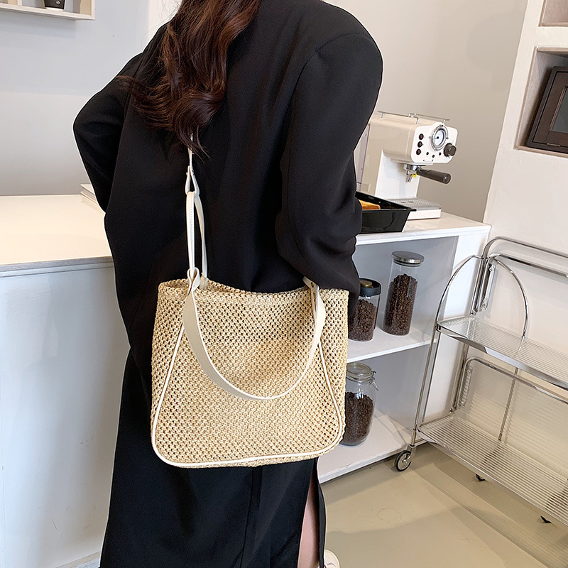 Women's Large Capacity Hand-held One-shoulder Woven Straw Bag