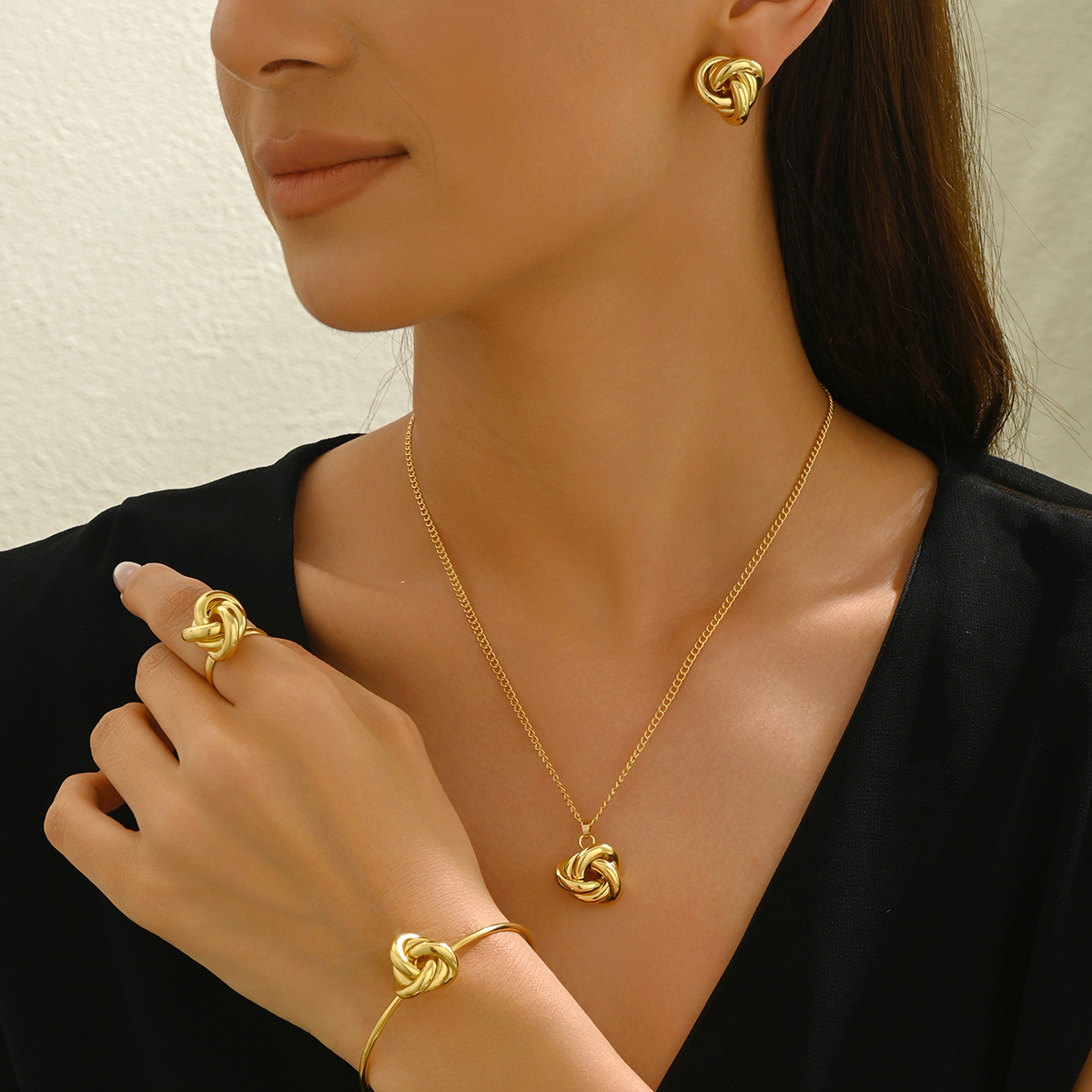 New Cross-border European American Women Jewelry Set, Unique Cross Multi-Layer Design Clavicle Necklace & Matching Ear Accessories, Versatile Daily Ne