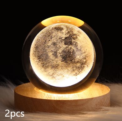 Petite lampe de nuit à boule de cristal, ciel étoilé et planètes – support en bois massif, lune 6 cm, 2 pièces