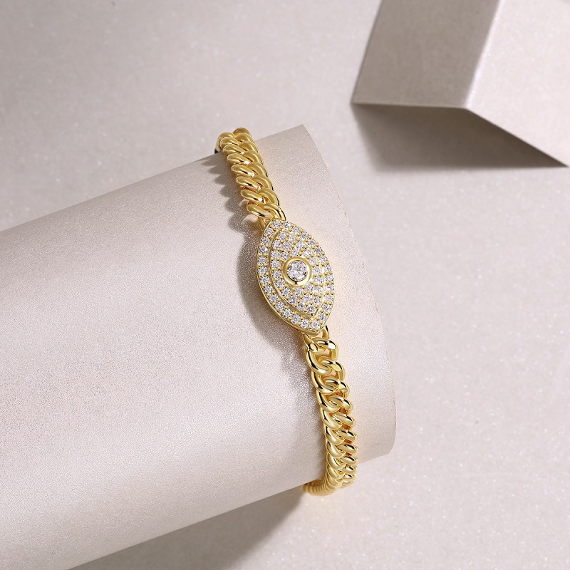 Set With Top-quality Moissanite, This Luxurious And Fashionable Light Luxury Trend Jewelry Silver Bracelet Is S925 Silver-plated With Gold