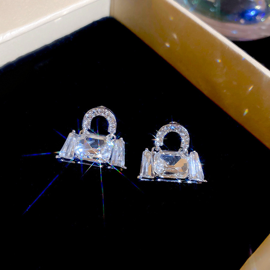 Minimalist Light Luxury Silver Circle Ear Studs Cold Wind Versatile Daily Earrings