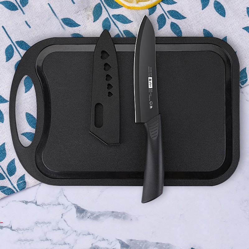 Chef knife and chopping board