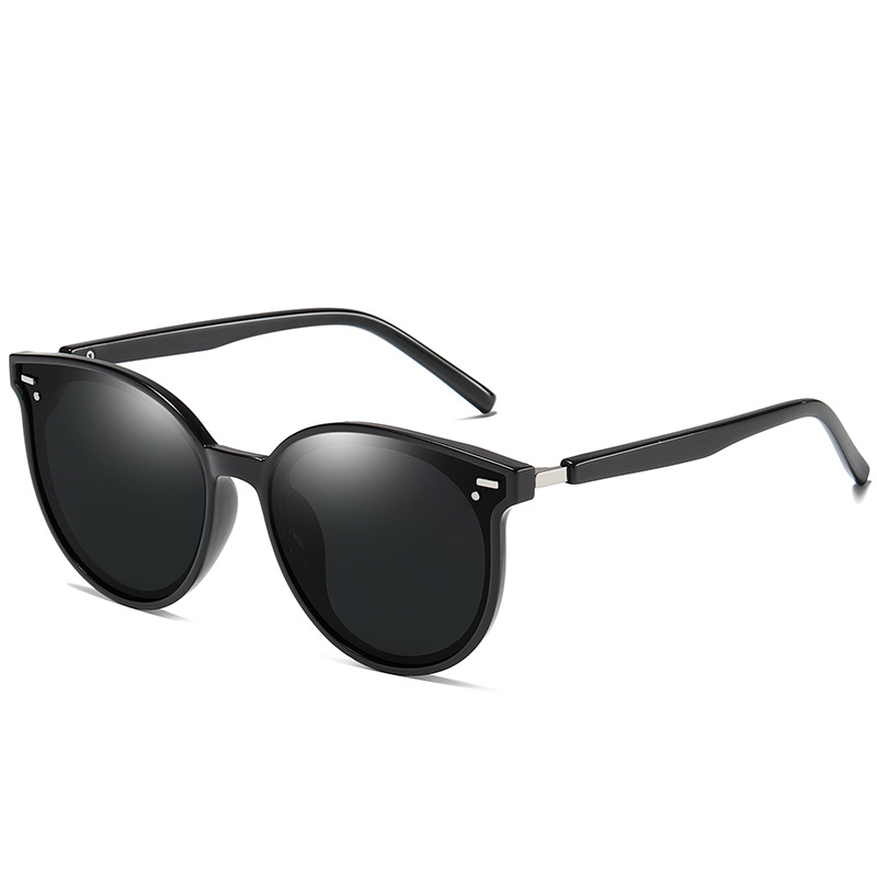 Title 4, Fashion Sunglasses Round Frame Polarized