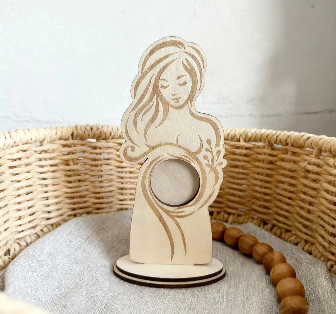 Wooden Pregnant Woman Photo Frame Stand, Laser Engraved Maternity Picture Display Decor, Pregnancy Keepsake Gift For Mom To Be