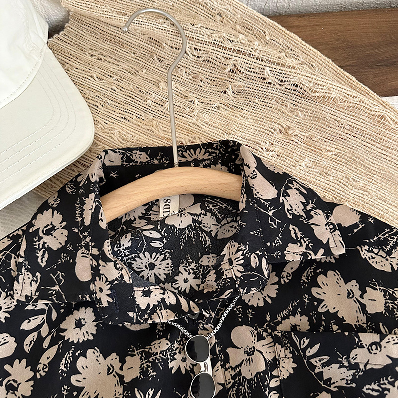 قمصان أطفال عصرية ومخصصة للأولاد