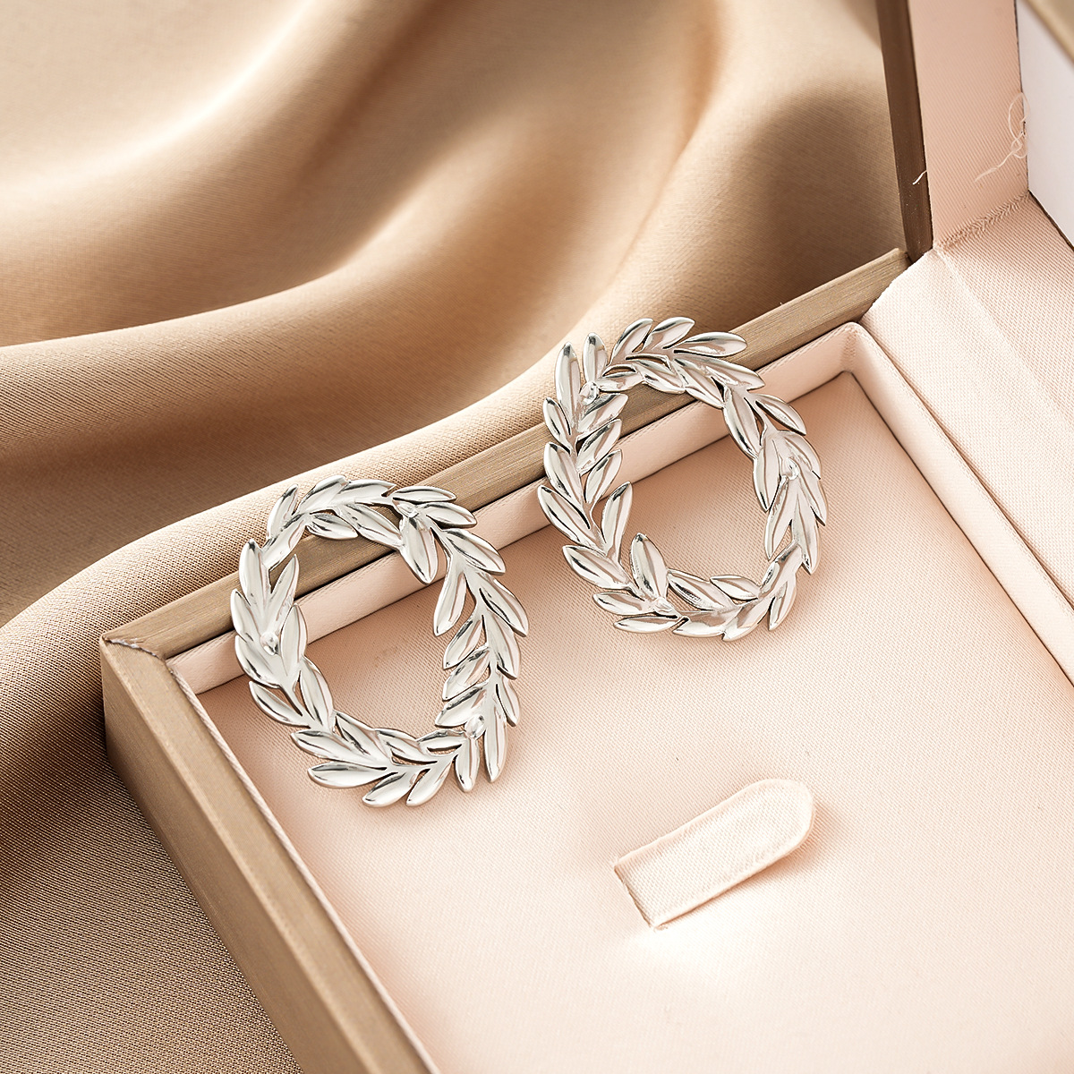 Style 50-1 Pair preview