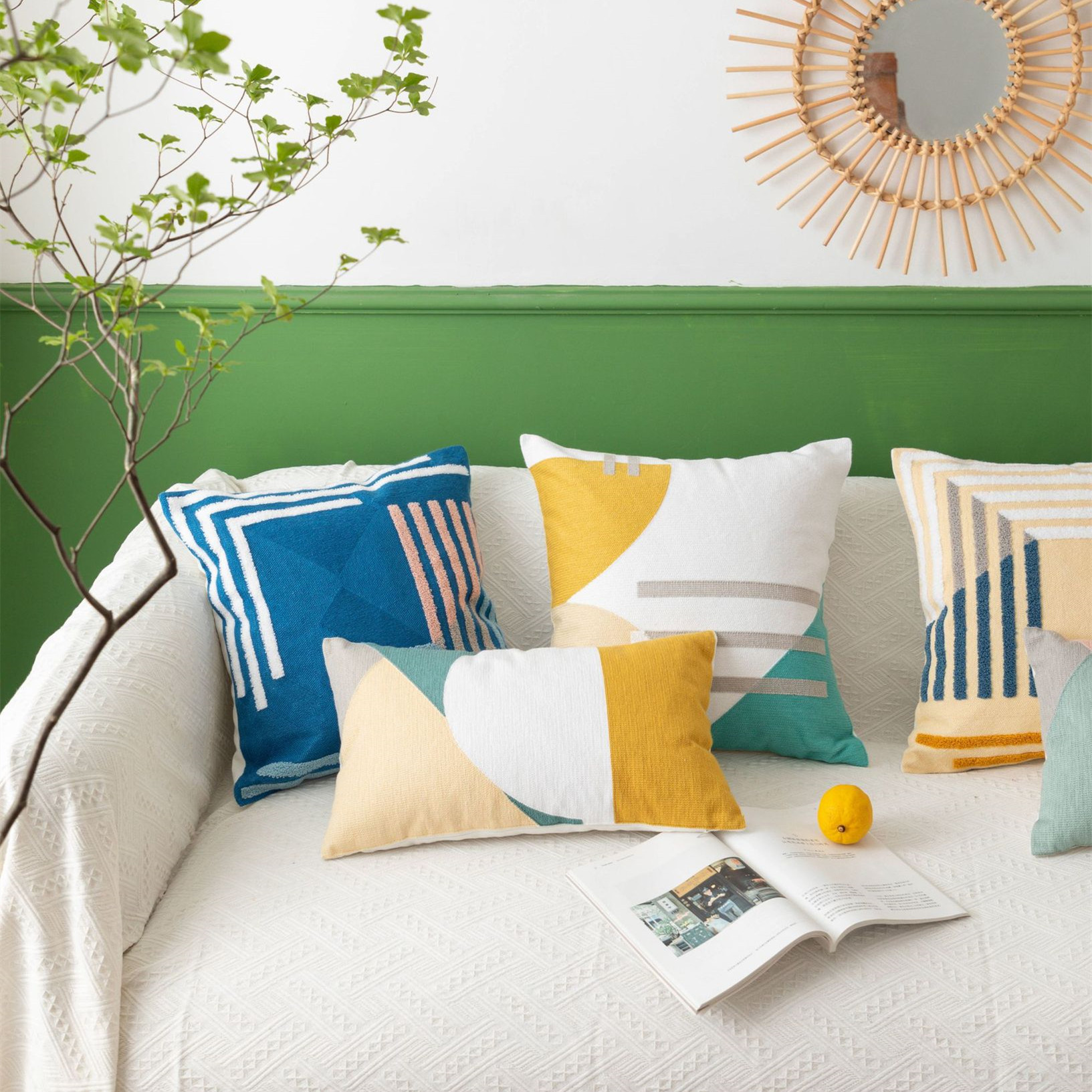 Housse de Coussin Brodée DAISY Housse de coussin brodée DAISY