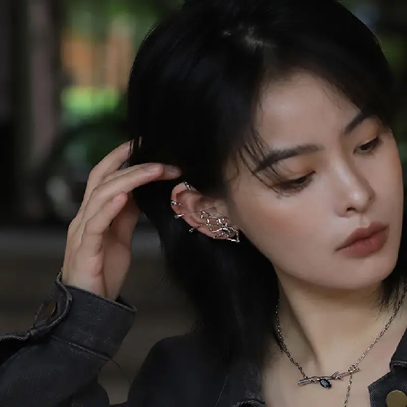 Spider Ear Bone Clip Female Darkness High Level