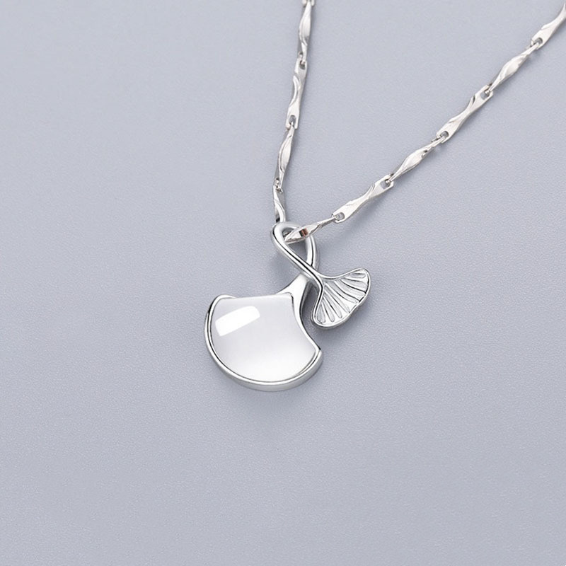 Ginkgo Leaf Clavicle Chain Small Design Light Luxury Simple Pendant