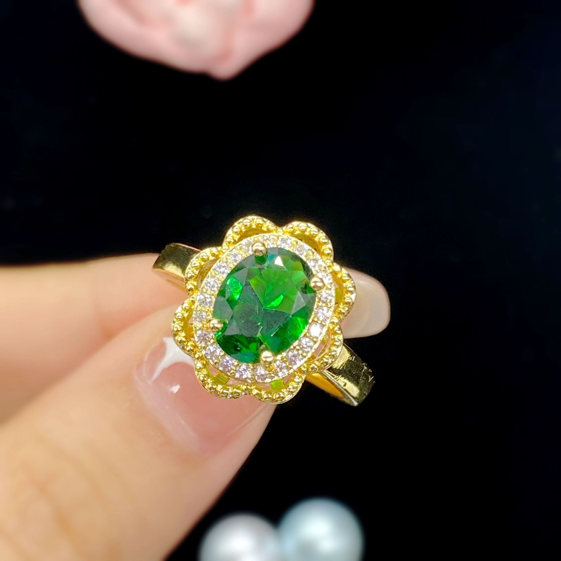 Hollowed Out Flower Shape Simulation Emerald Tourmaline Color Treasure Ring Female Yellow Gold