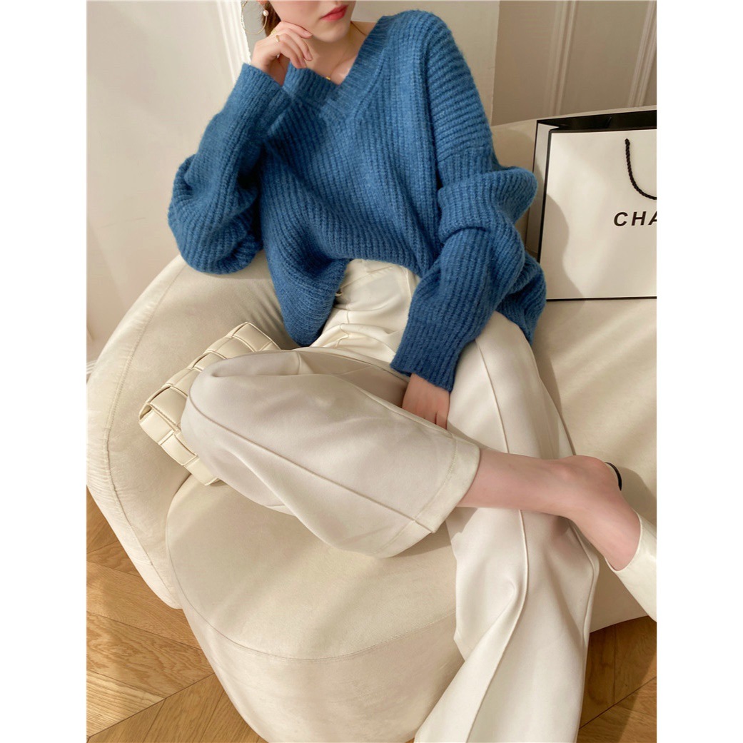 Women's Simple Solid Color Thickened V-neck Sweater