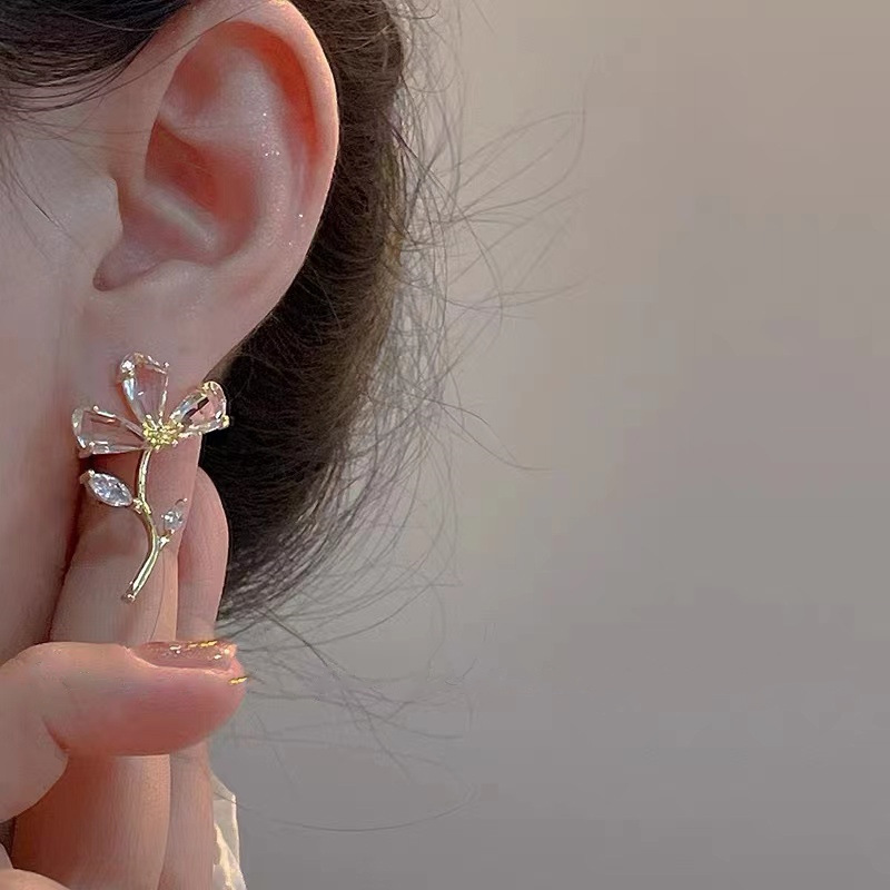 Title 3, Sterling Silver Needle New Crystal Flower Earri...