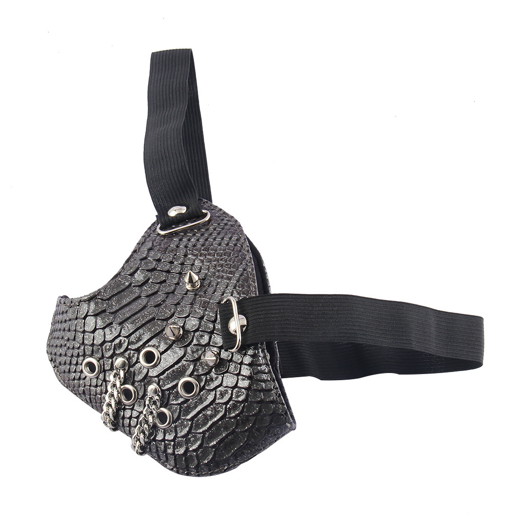 Модная маска для лица с ярким рисунком змеи