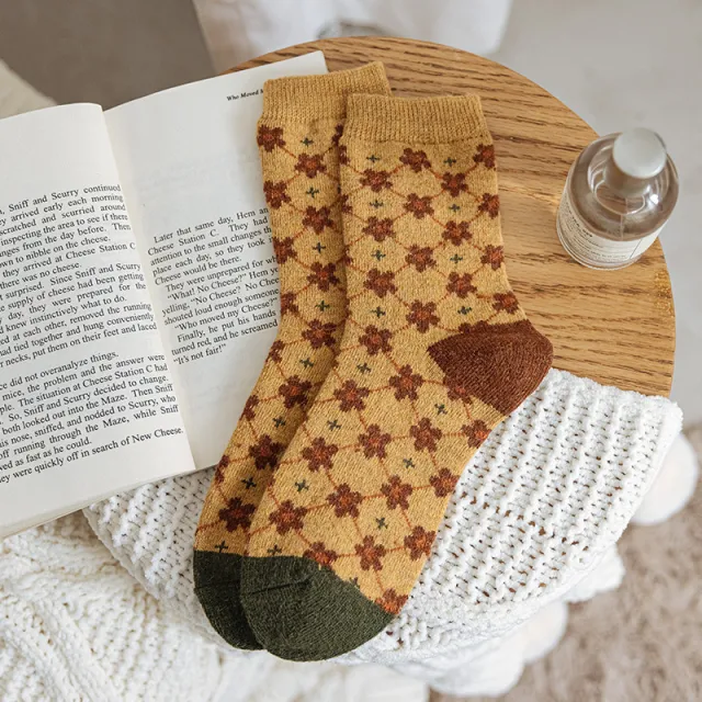 Women's Green Wool Socks Thickened Yellow - Shop at LoveMi