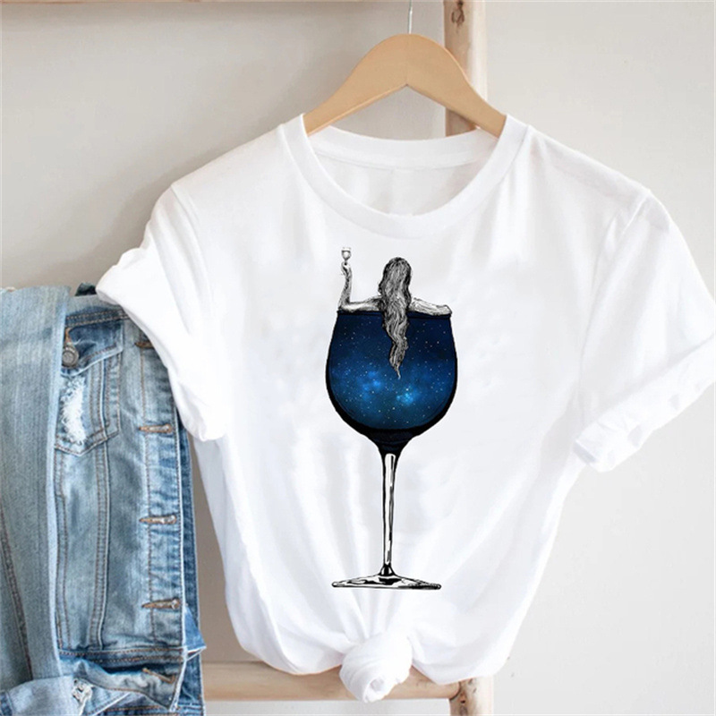 Title 3, Wine Lady Wine Glass Modal Short-sleeved Parent...