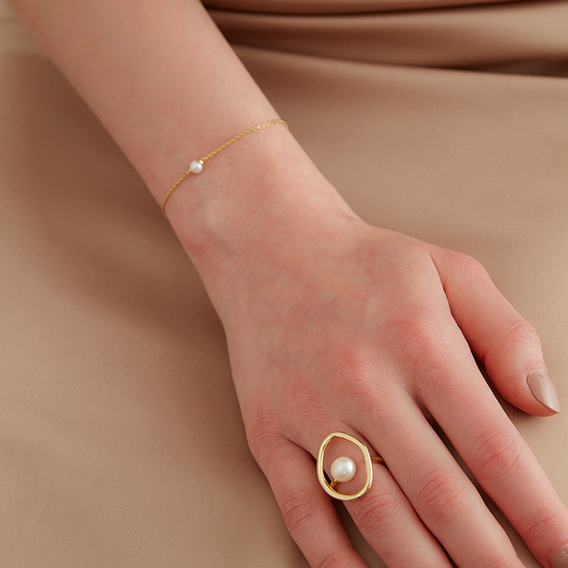 Women's Simple Natural Freshwater Pearl Bracelet