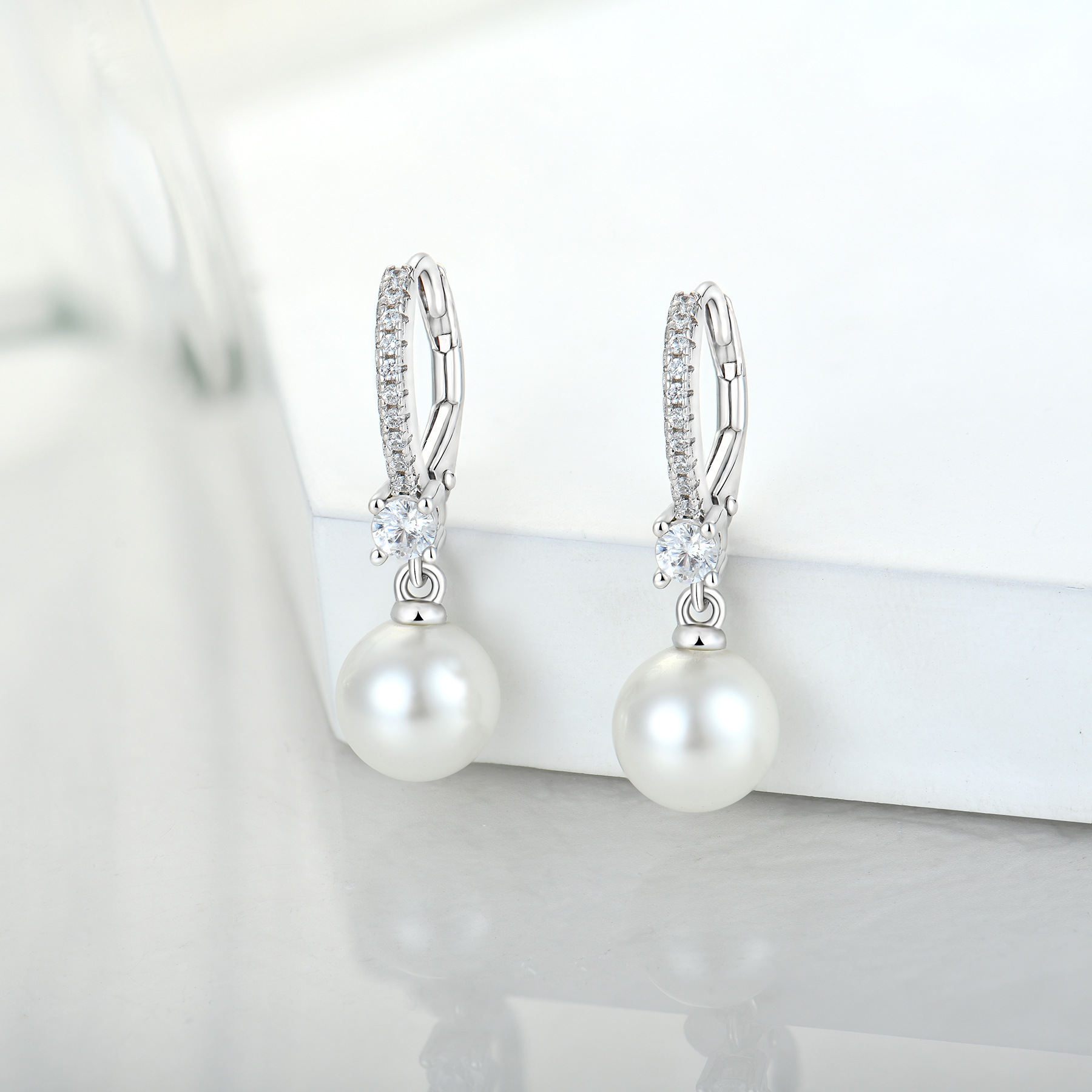 Women's Vintage Elegant Silver Pearl Zircon Earrings