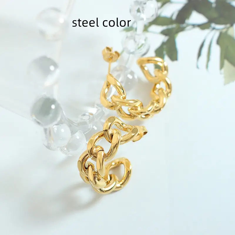 Niche Fashion Twist Hollow C-shaped Earrings
