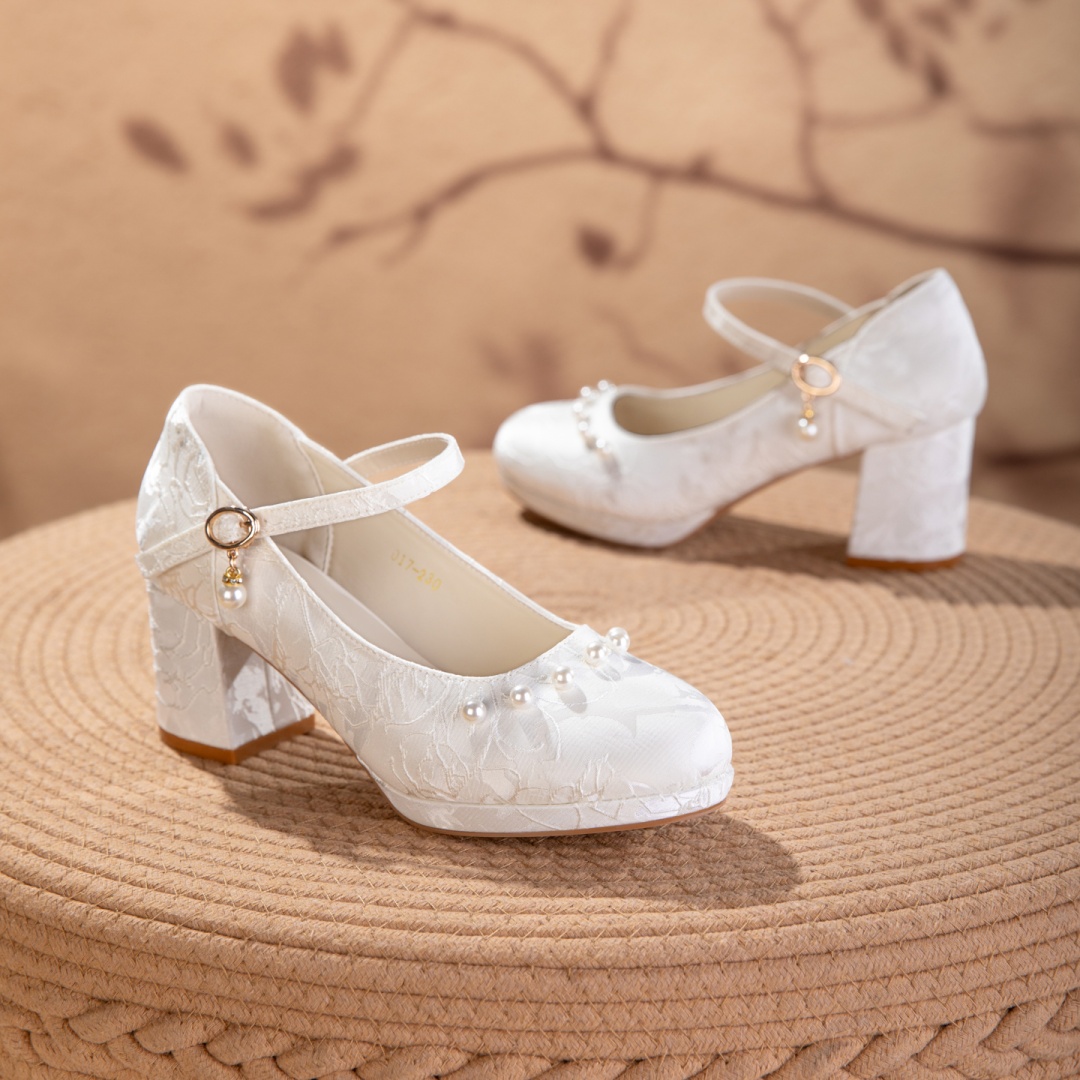 WHITE BEIGE JACQUARD MARY