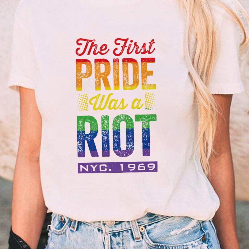 Women's Printed Round Neck Shirt With Short Sleeves