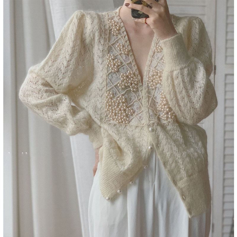 Title 2, Cardigan orné de perles et manteau pull en mohair